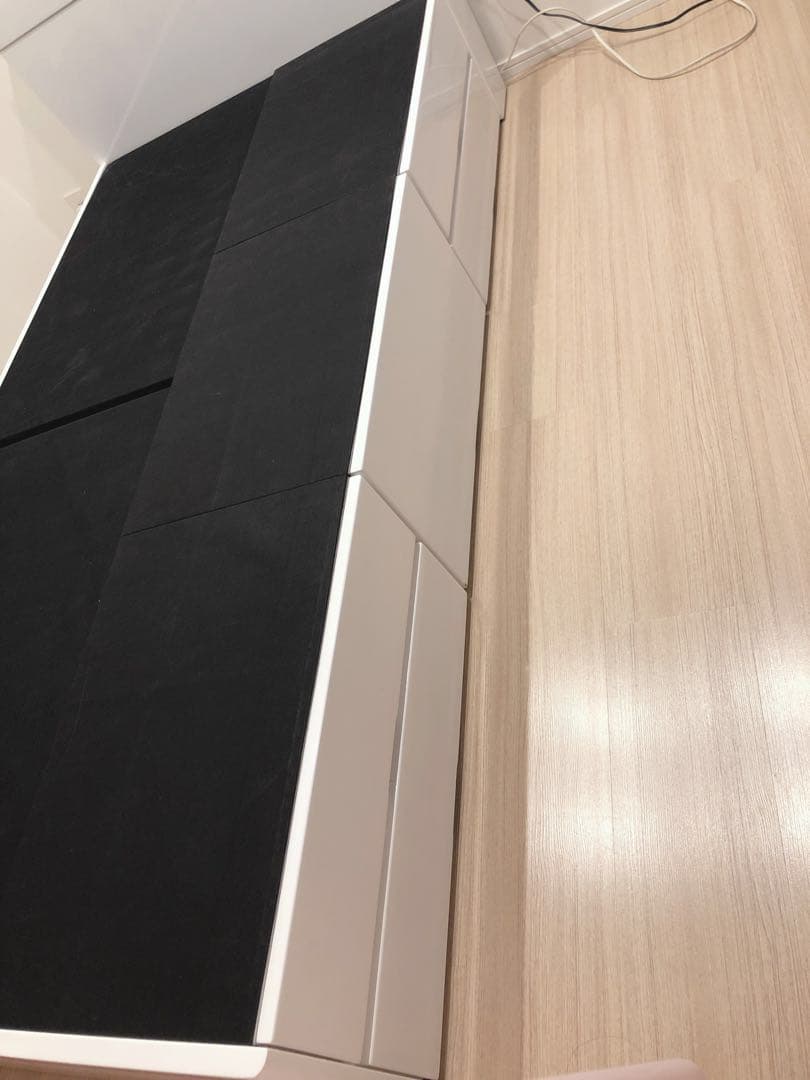 ホワイトベッド 引出5箇所LEDライト付き　店じまいセールで半額11万円で購入