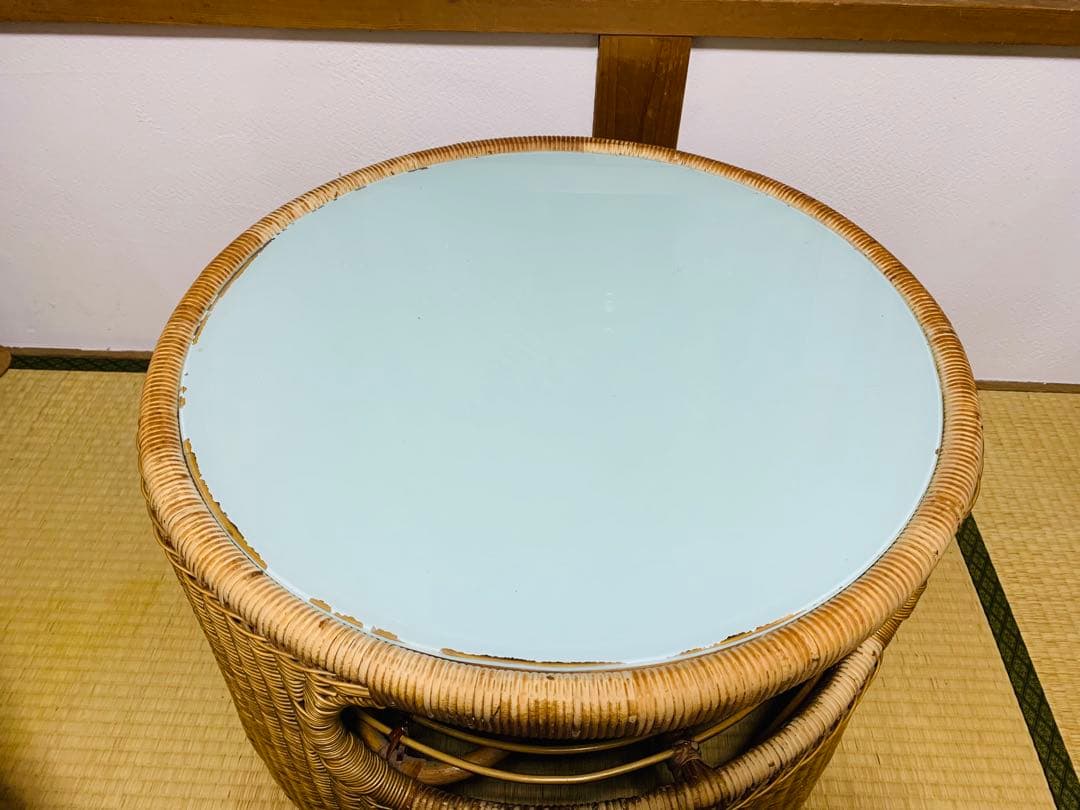 レトロ モダン なデザイン ラタンテーブル