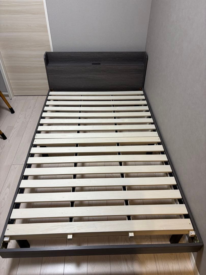 【美品・購入半年】グレー セミダブルベッドフレーム 収納付き