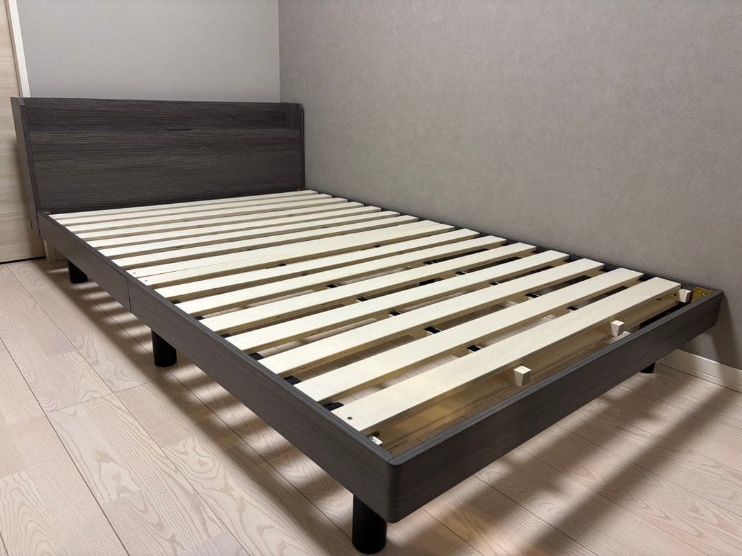 【美品・購入半年】グレー セミダブルベッドフレーム 収納付き