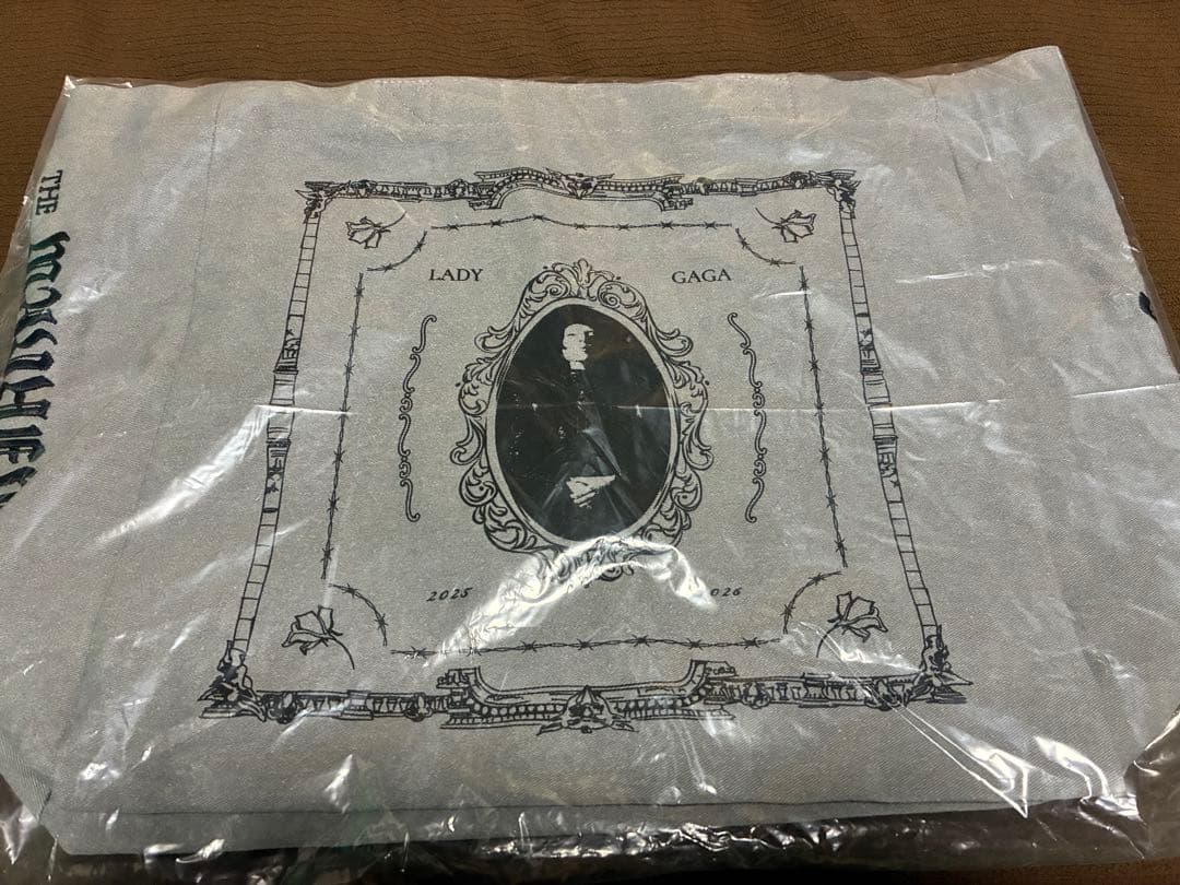 早い者勝ち】LADY GAGA MAYHEM 会場限定CAMEOトートグレー - メルカリ