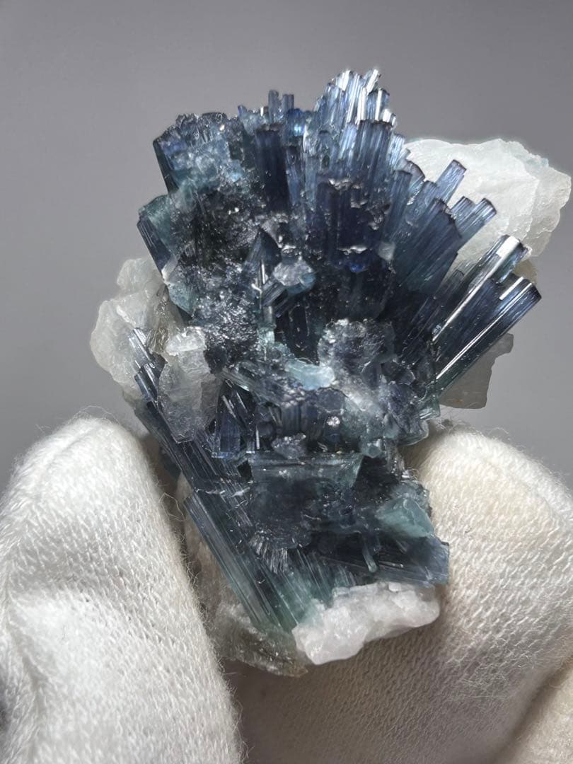アフガニスタン　放射状　ブルーキャップ　インディゴライト　トルマリン　クラスター