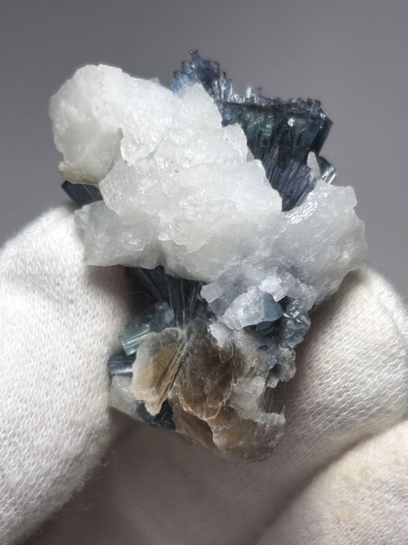 アフガニスタン　放射状　ブルーキャップ　インディゴライト　トルマリン　クラスター