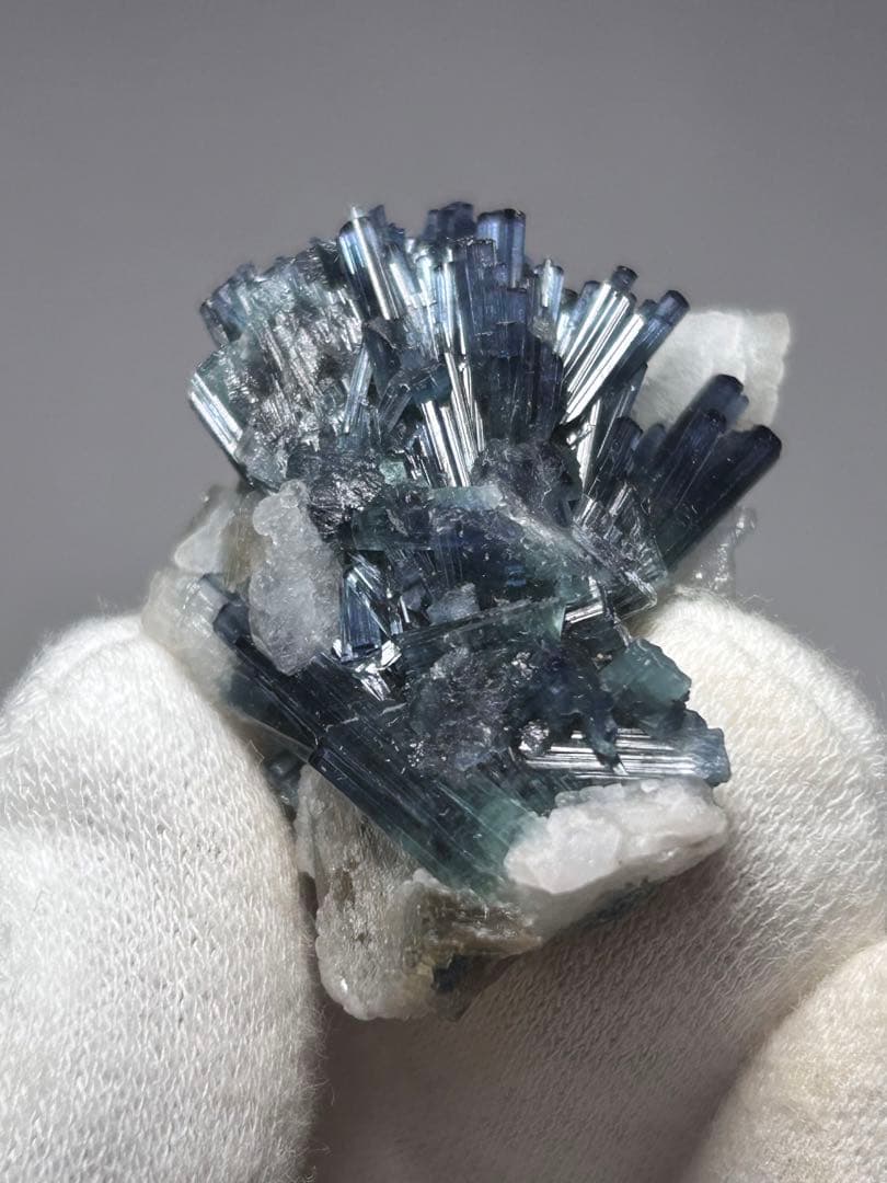 アフガニスタン　放射状　ブルーキャップ　インディゴライト　トルマリン　クラスター