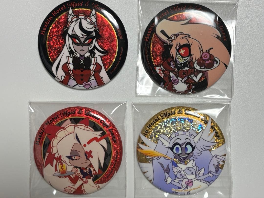 ハズビンホテル アニメイトカフェ グリッター缶バッジ - メルカリ