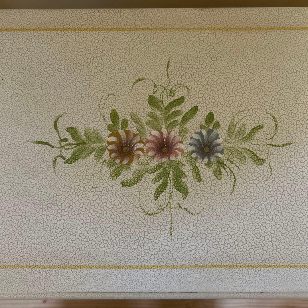 イタリア製　ロココ調　猫脚　アンティーク　 ホワイト