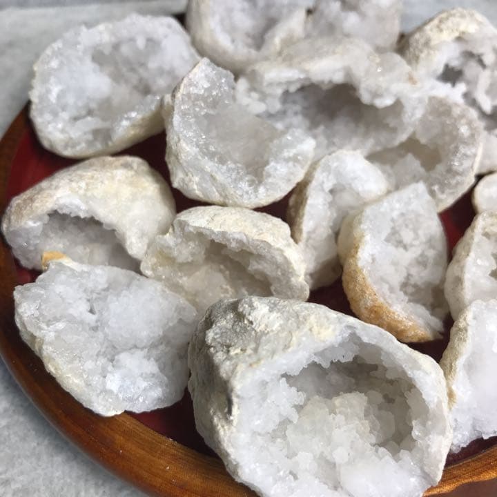 500★訳あり限定品★浄化✳︎破邪【ミニ水晶クラスター『晶洞』ハーフジオード】❤️