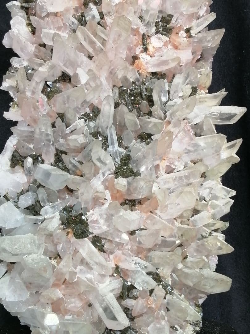 水晶 エピドート 共生クラスター（グリーントルマリン）3.9kg ーtot015