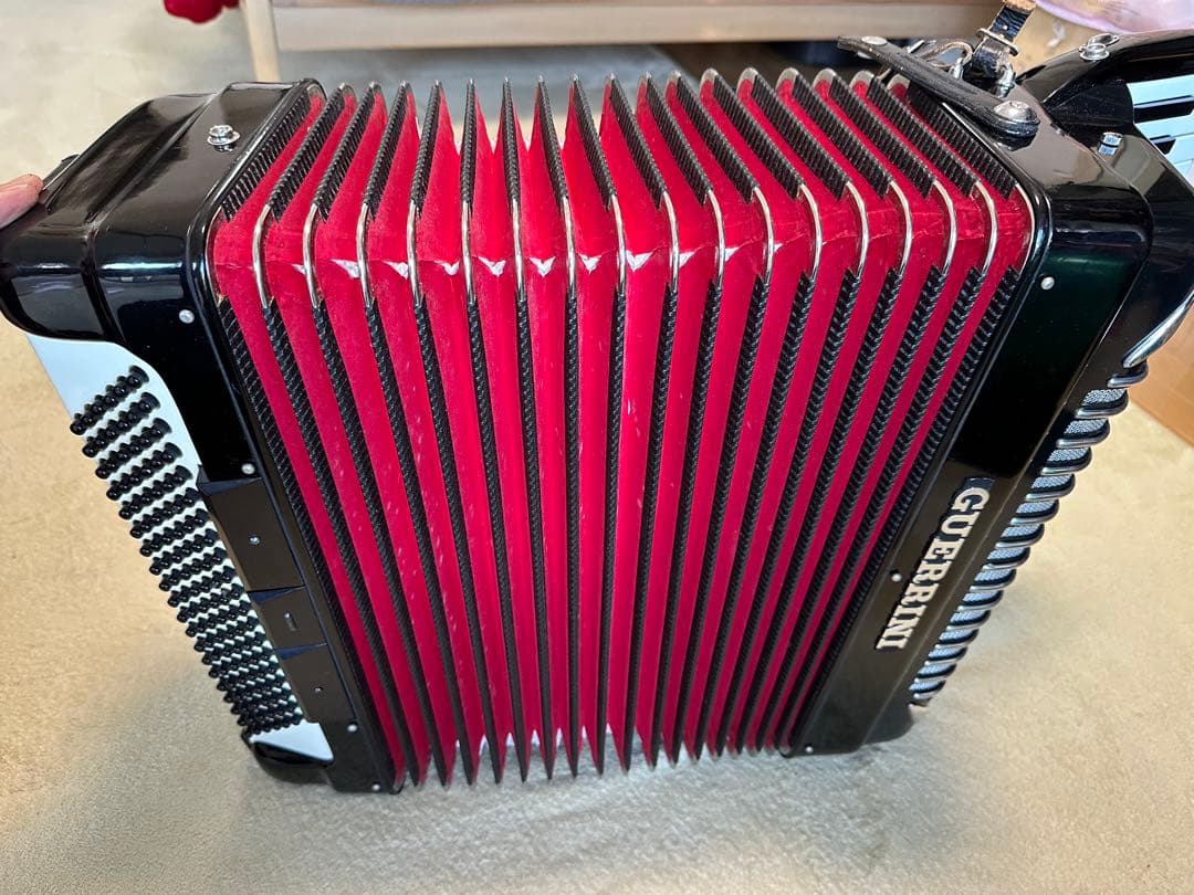 GUERRINI アコーディオン 黒