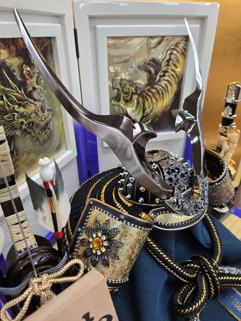 【展示品限り】五月人形　兜　鍬形　収納飾り　※閉店セール　S35