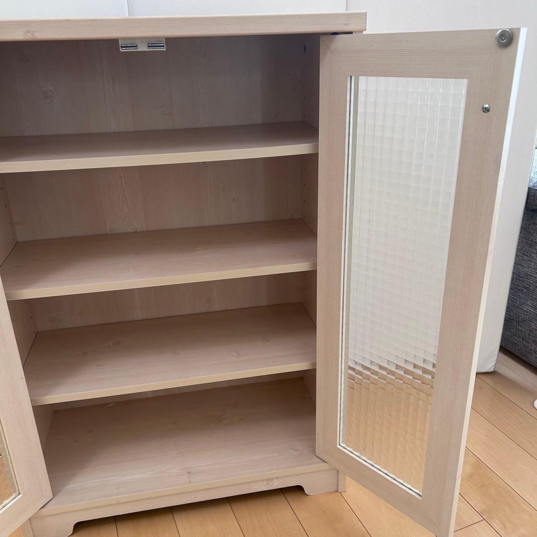 カントリーキャビネット　北欧　食器棚　チェッカーガラス　木目調　キッチン