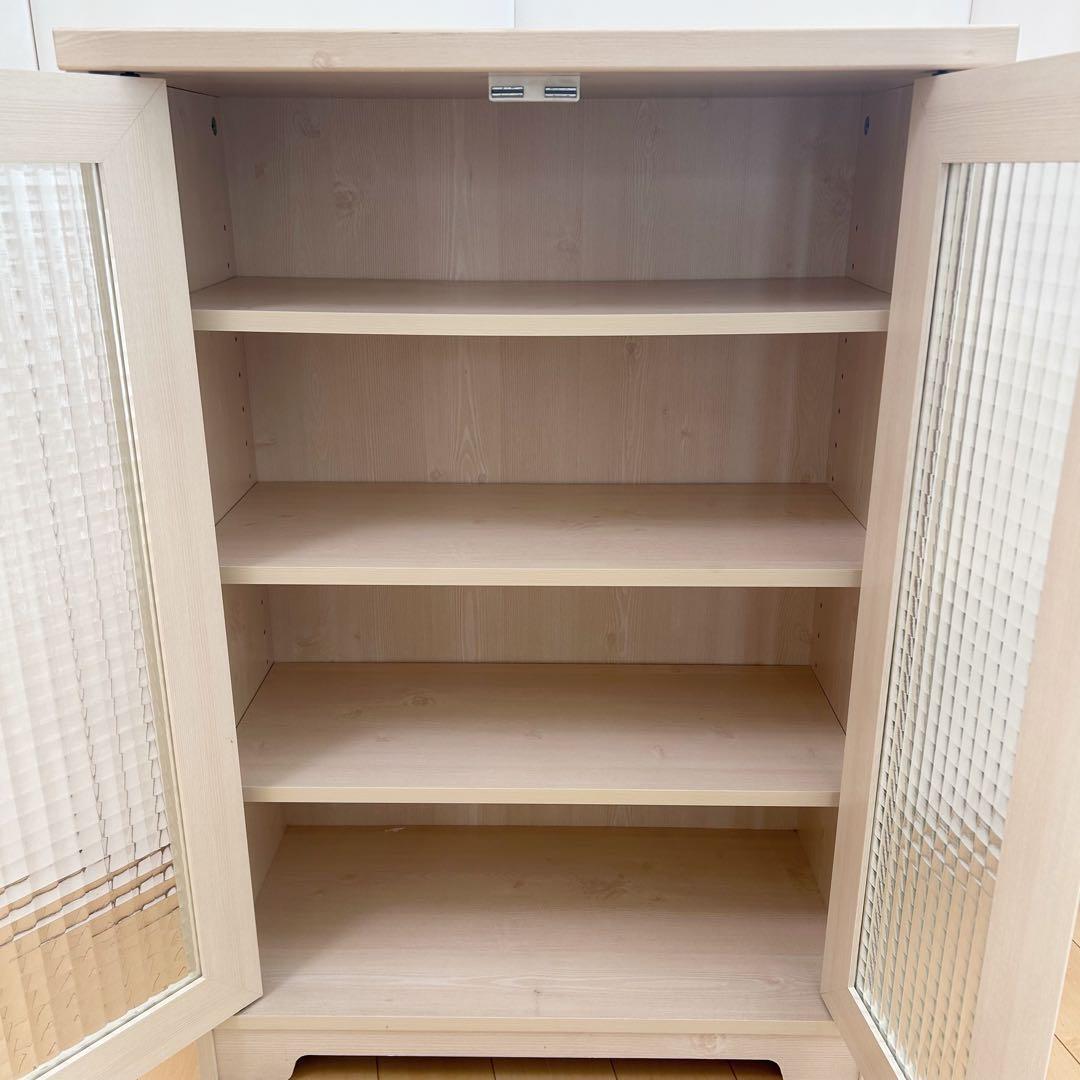 カントリーキャビネット　北欧　食器棚　チェッカーガラス　木目調　キッチン