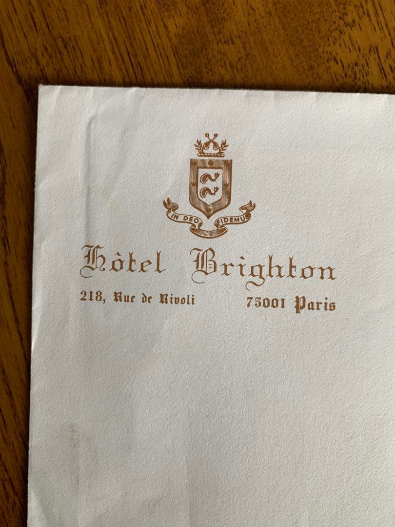 入手不可能！ルーブル博物館脇・ホテルブライトン・封筒 1998年滞在時のもの ルーブル美術館に強盗 歴史的宝飾品8点奪う - YouTube