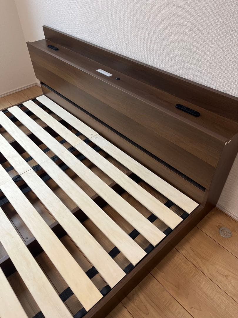【販売済み】木製ダブルサイズすのこベッド ヘッドボード付き