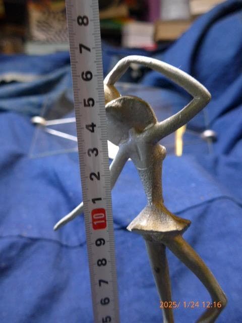 イタリア PELTROのピュター製バレリーナ像です。 木製ベース