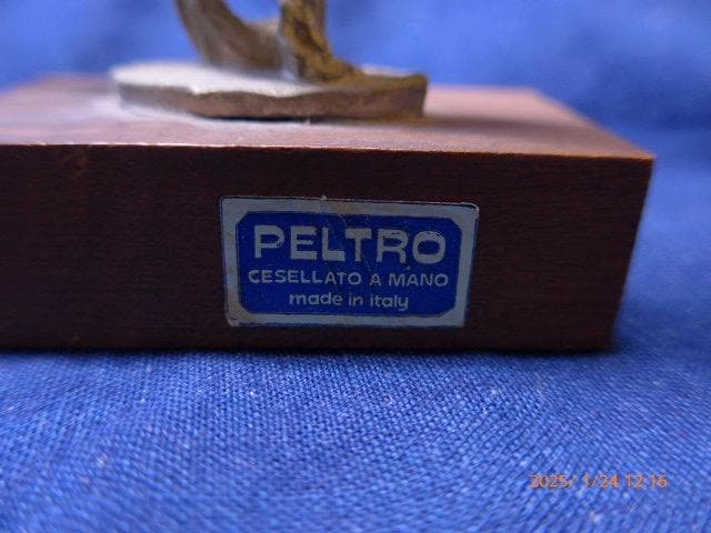 イタリア PELTROのピュター製バレリーナ像です。 木製ベース