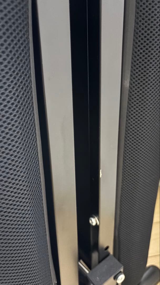 黒の折りたたみベッド