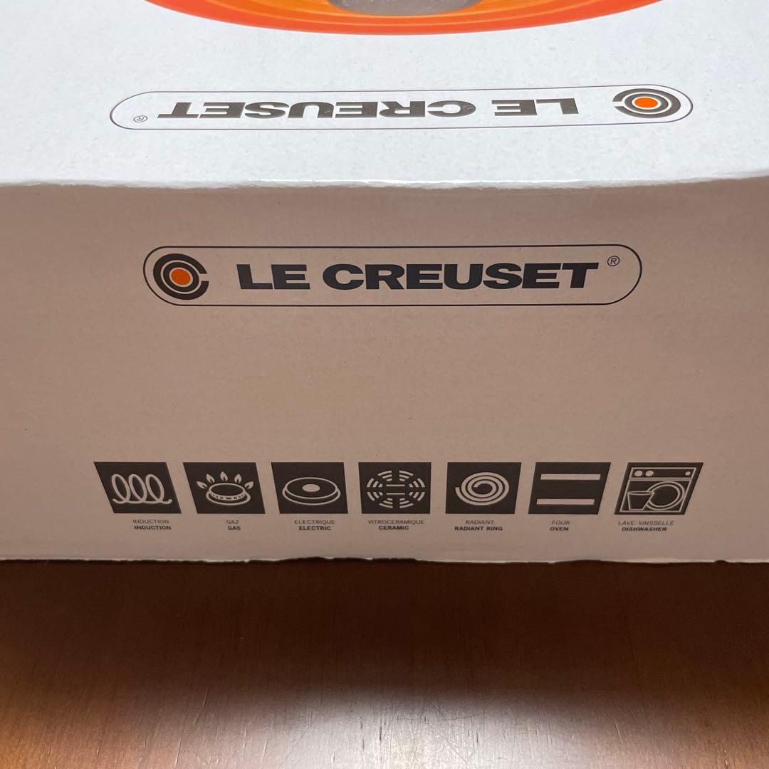 【新品】シグニチャー ココット・ロンド22cm チェリーレッド（ブラックツマミ）