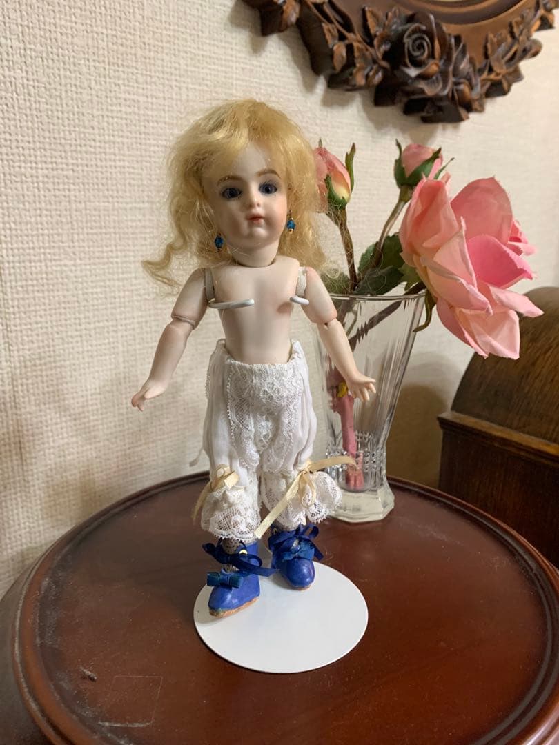 紫色のプチドール　“ブリュ” レプリカドール