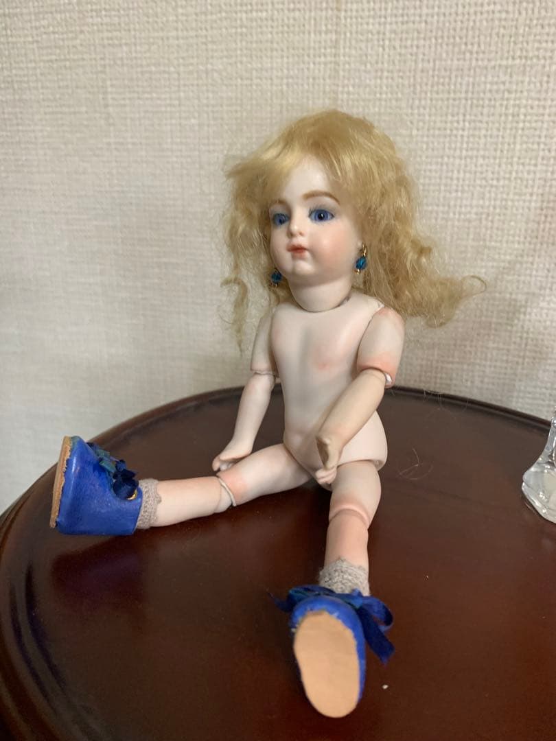 紫色のプチドール　“ブリュ” レプリカドール