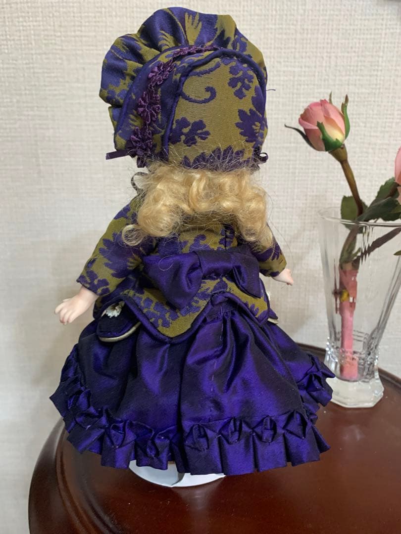 紫色のプチドール　“ブリュ” レプリカドール