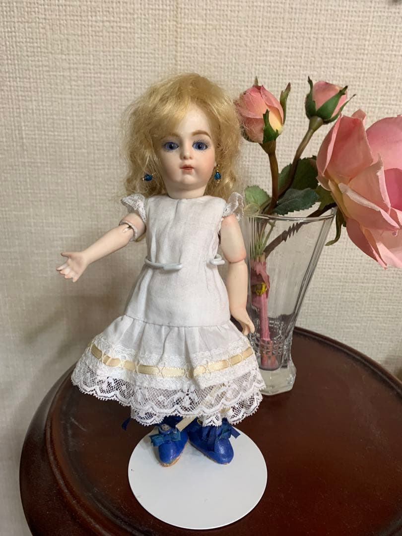 紫色のプチドール　“ブリュ” レプリカドール