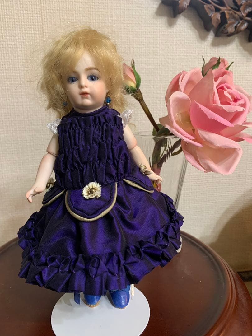 紫色のプチドール　“ブリュ” レプリカドール