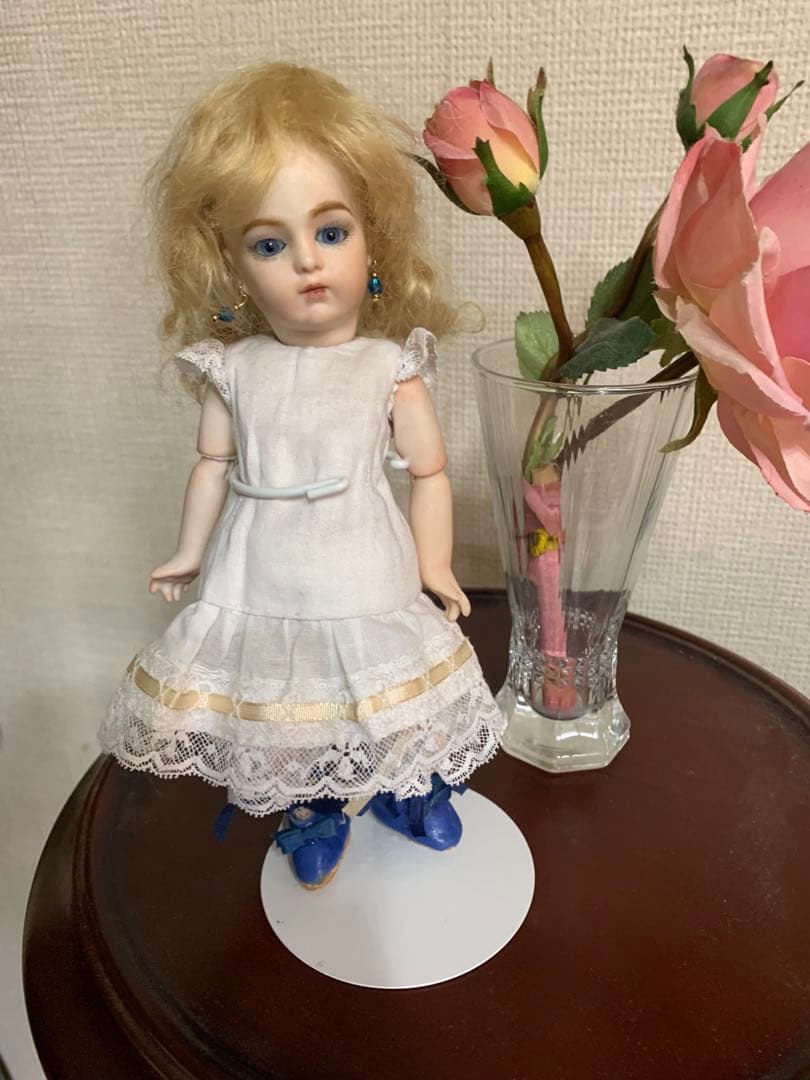 紫色のプチドール　“ブリュ” レプリカドール