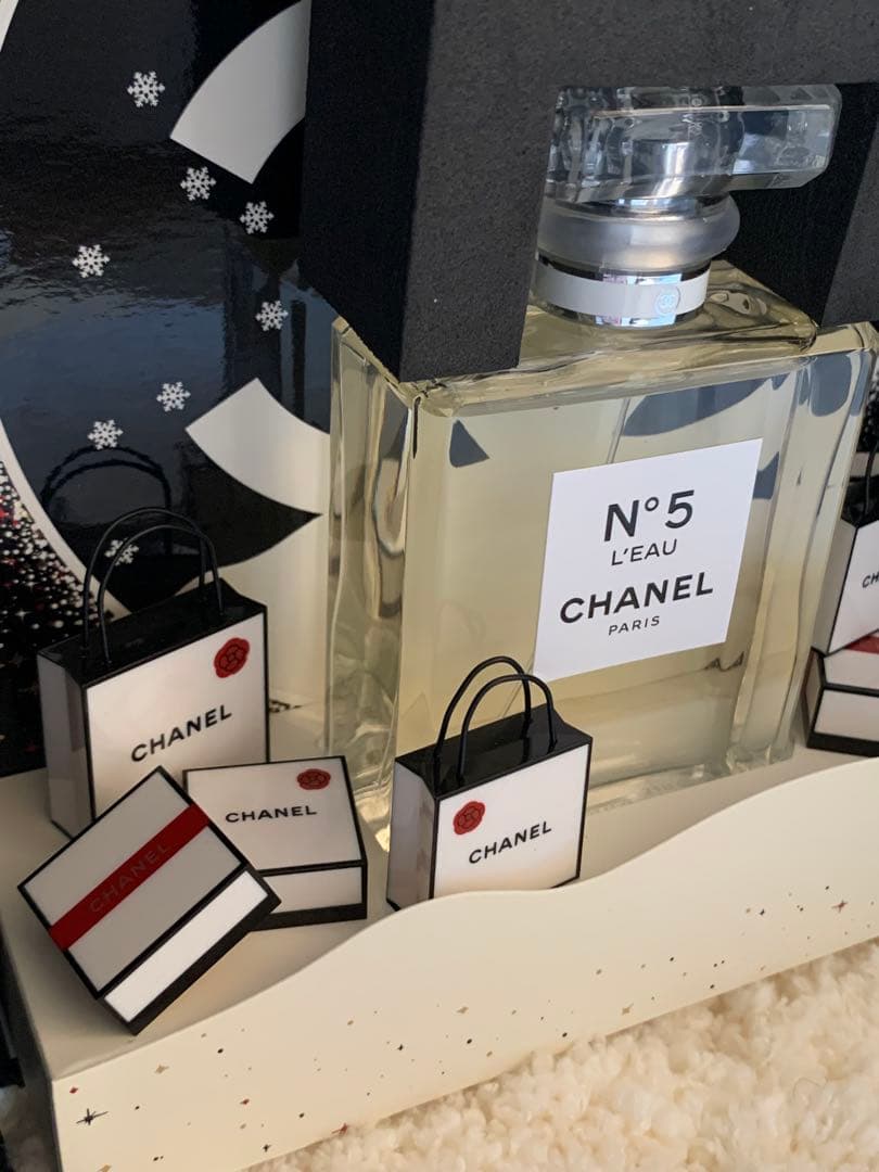 貴重✨新品未使用✨限定CHANELクリスマスコフレ✨No.5ロー香水100ml