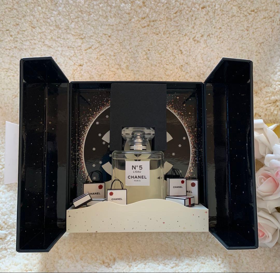 貴重✨新品未使用✨限定CHANELクリスマスコフレ✨No.5ロー香水100ml