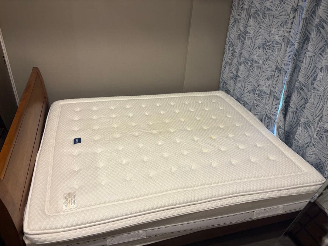 magniflex クイーンサイズ　フレーム付き 元値段70万円