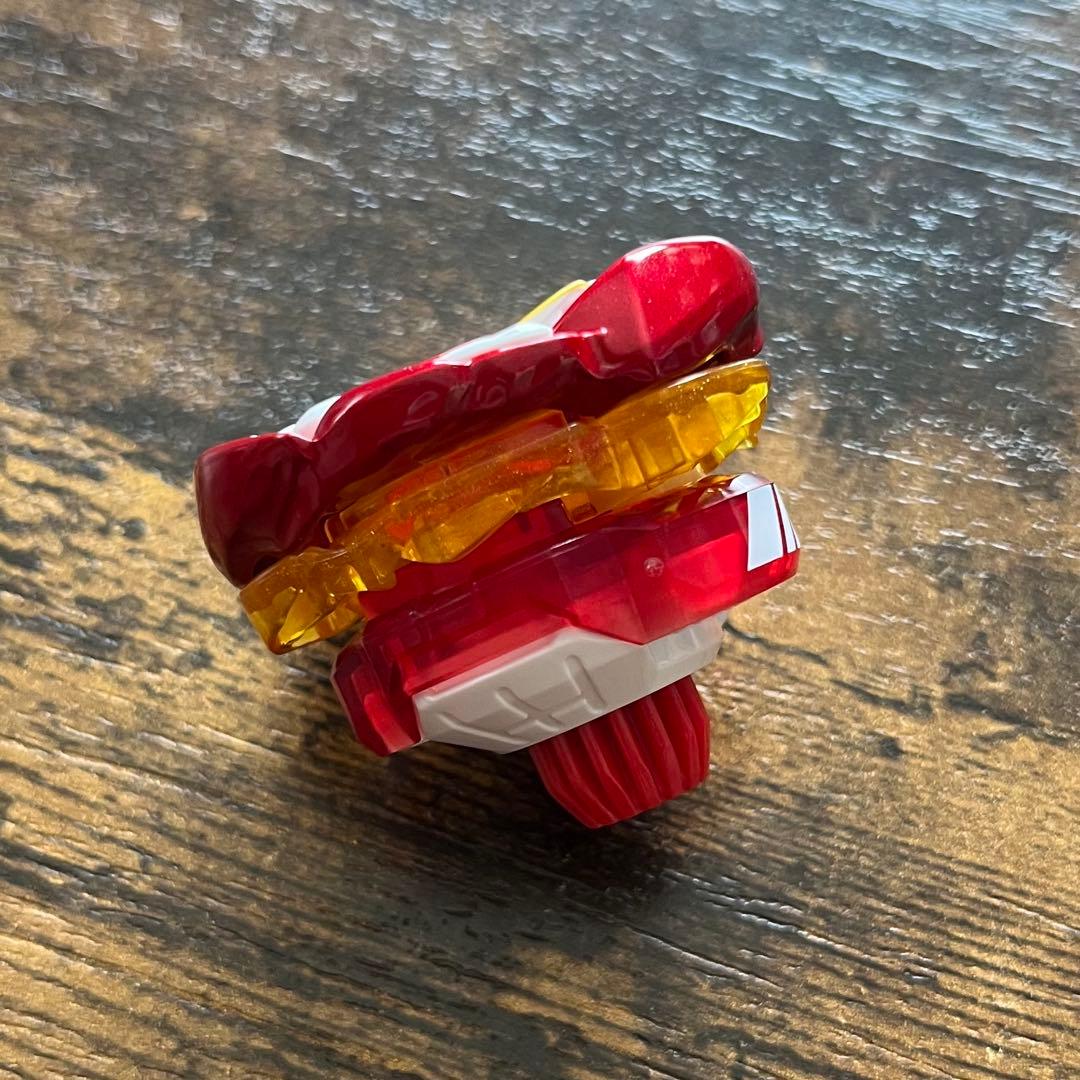 新品限定レア】ペガサスブラストATrメタルコート:レッド ベイブレード