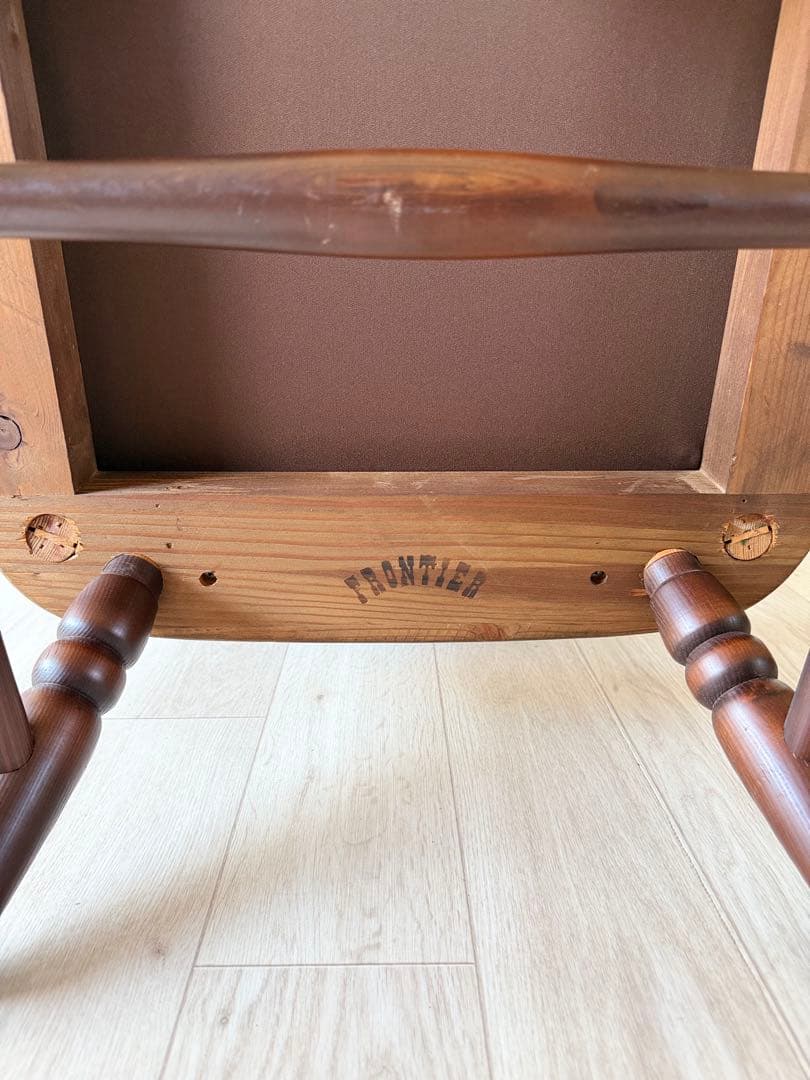 ③飛騨産業 キツツキ フロンティア アーム付きソファチェア カントリー 木製