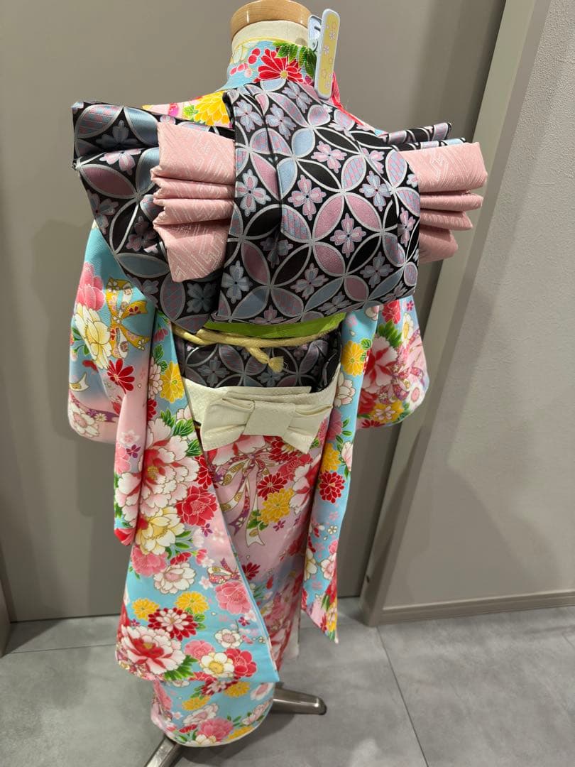 フルセット　七五三用華やかな花柄着物
