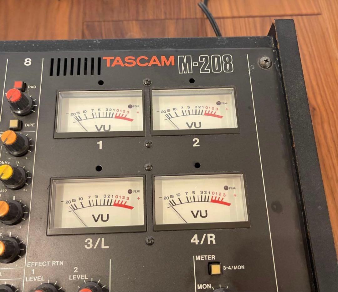 TASCAM M-208 アナログミキサー｜通電・メーター動作確認済／現状品