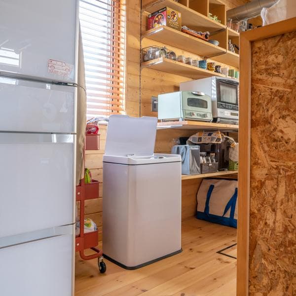 《新品・送料無料》センサー自動開閉式　2分別　ダストボックス　50L　BK/WH