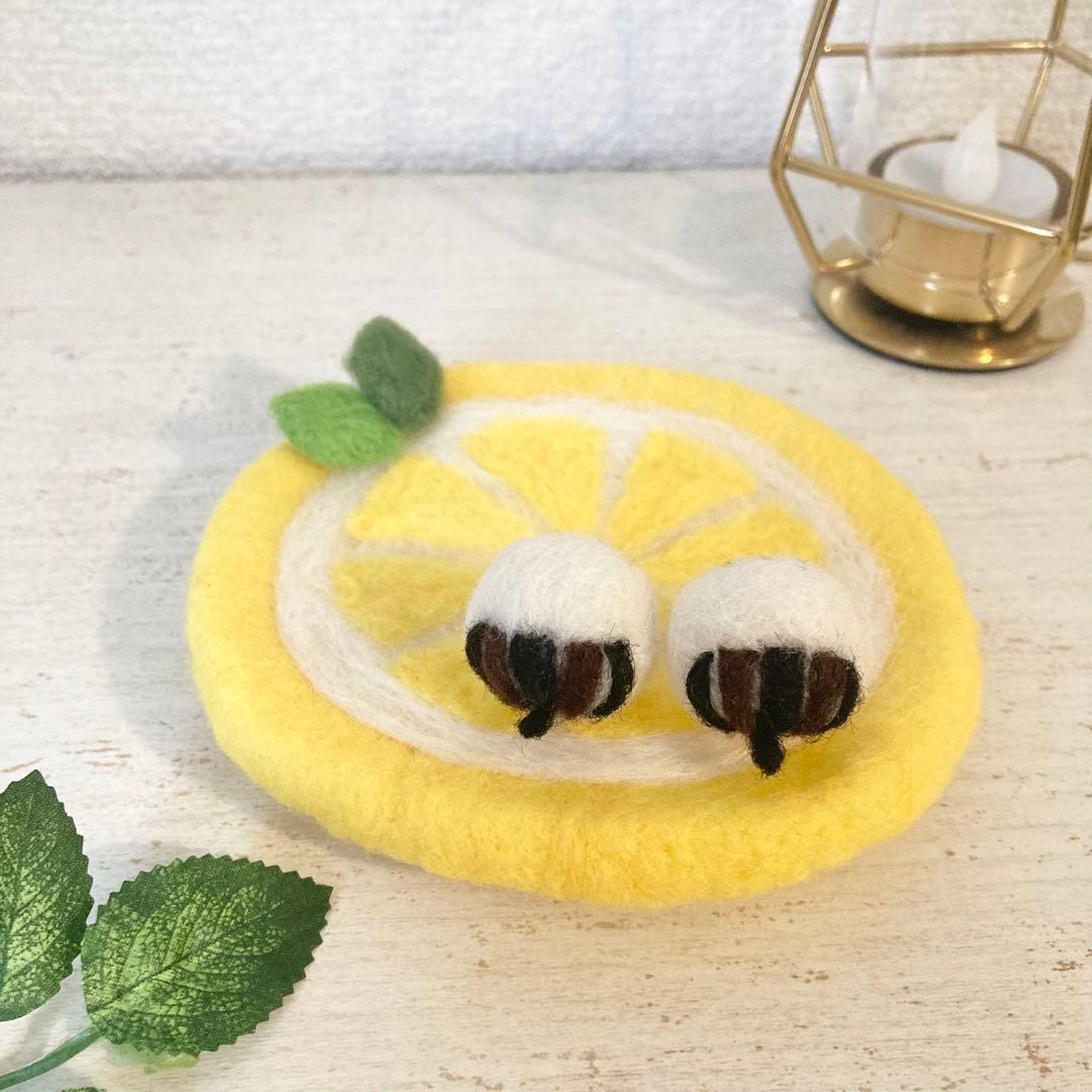 シマエナガさんのアクセサリートレイ　羊毛フェルト