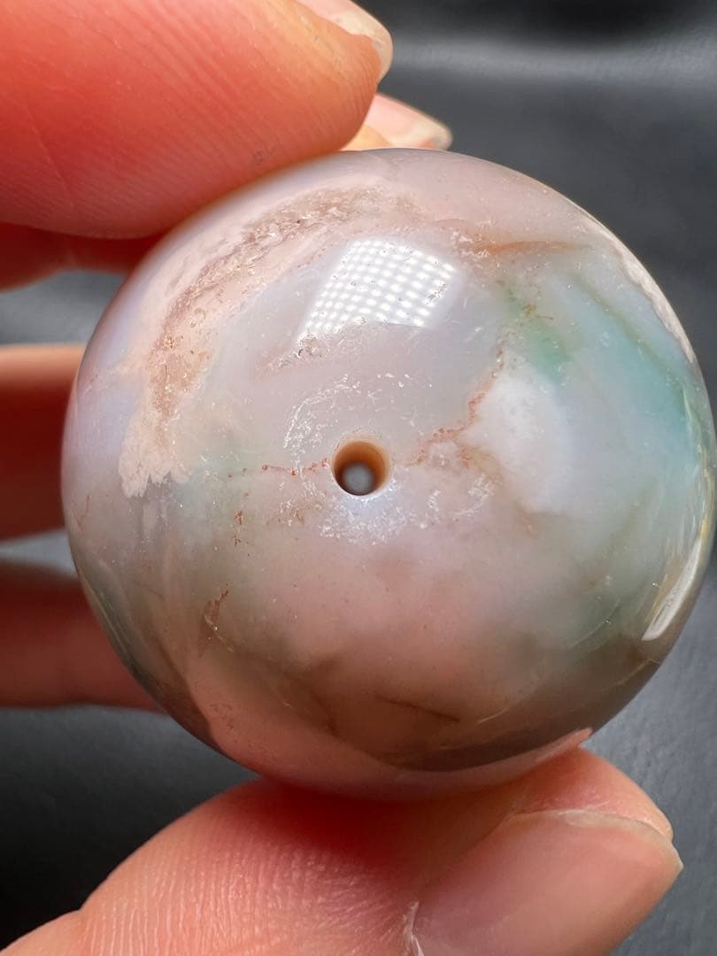 071711  31ミリ笑口桜瑪瑙　貫通穴　結晶入り