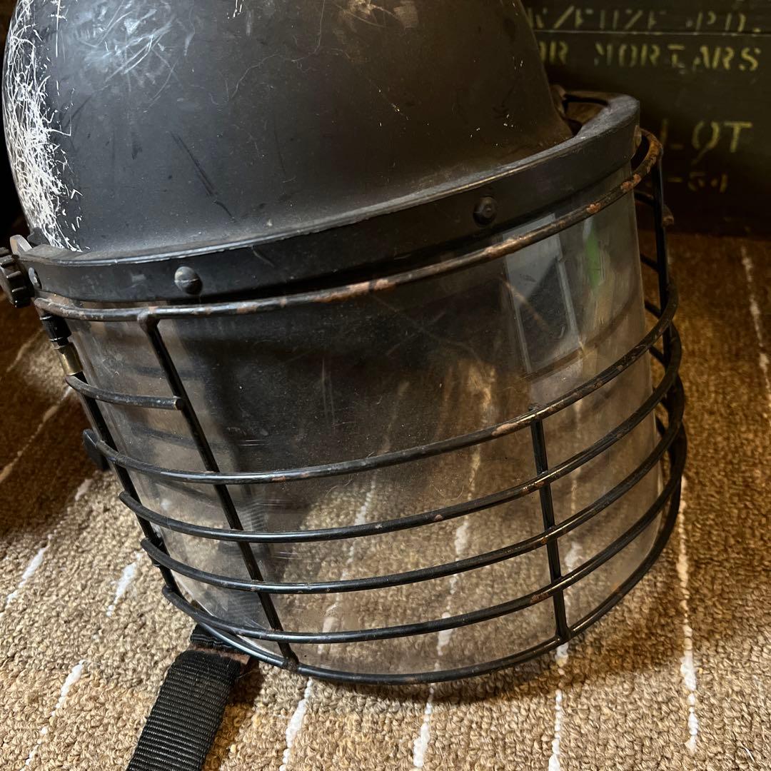 米軍放出品　実物　ヘルメット　SWAT 特殊部隊　暴徒鎮圧