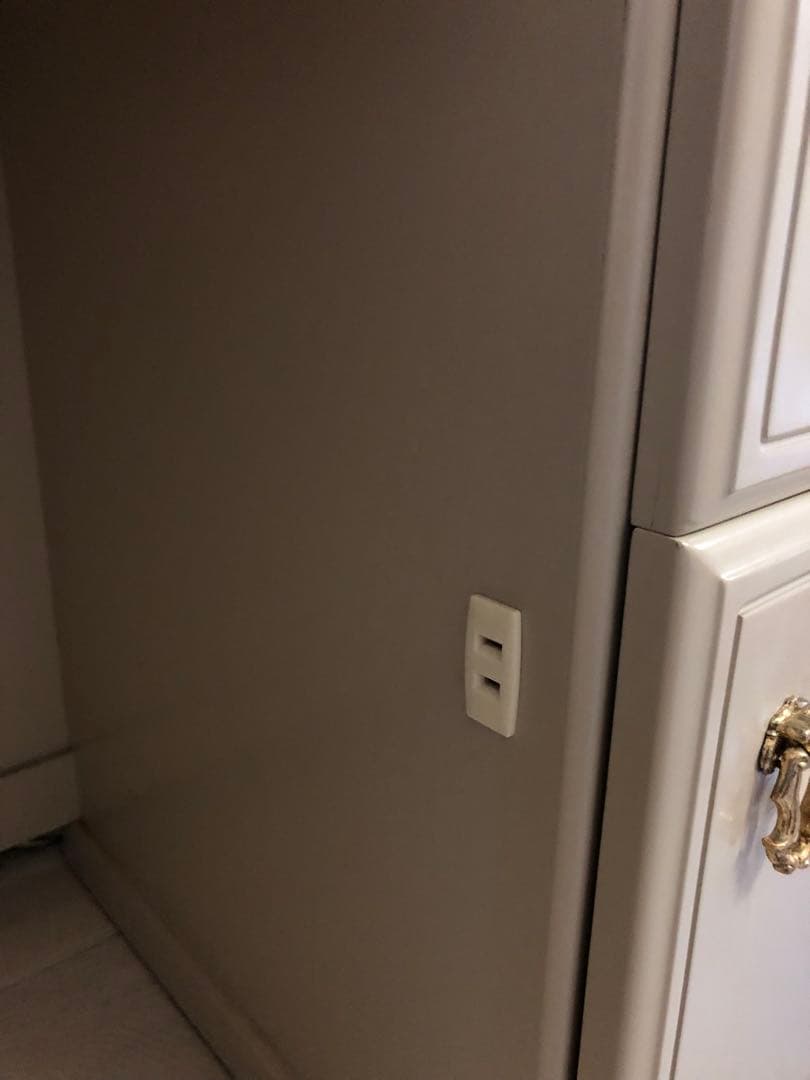 ベージュドレッサー・ミラー、椅子付き