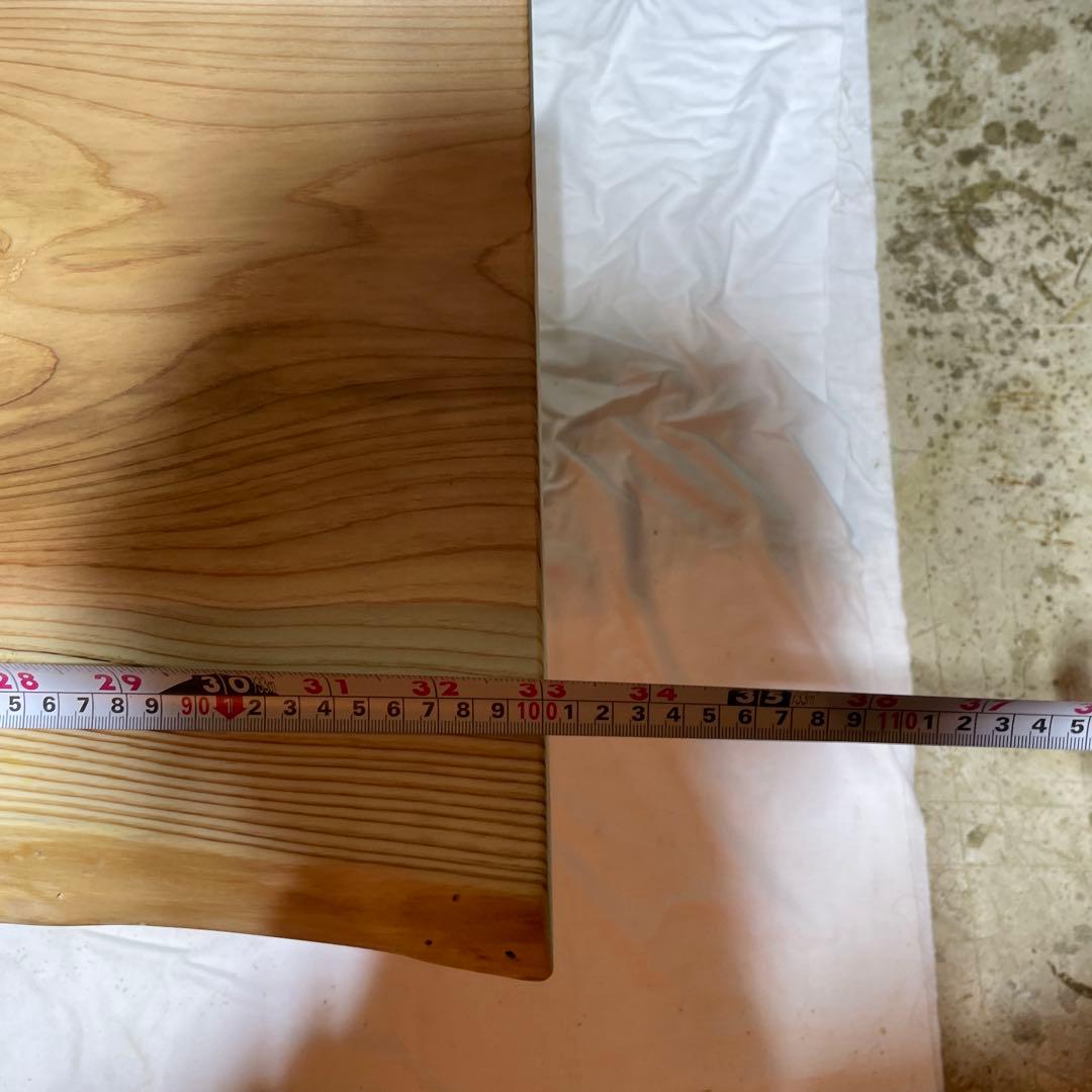 杉　一枚板　節穴有り