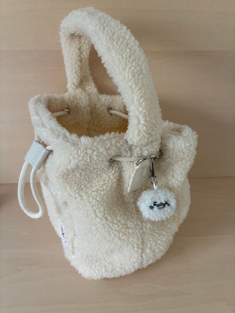 イ・ジュノまた会える日 inソウル ボア ペンペン PenPen バッグ