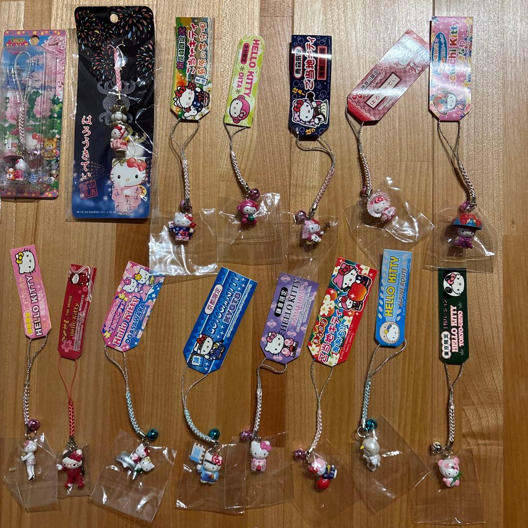 【新品未使用】ハローキティご当地ストラップ35個セット