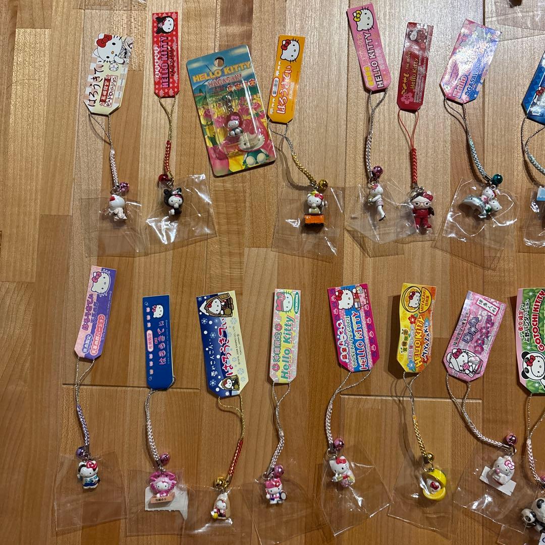 【新品未使用】ハローキティご当地ストラップ35個セット