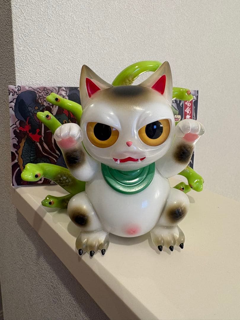 ニャスラ ソフビ MEOWWWTHRA - メルカリ