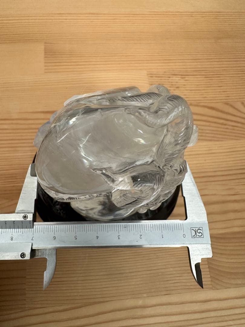 天然水晶 レインボー 彫刻 九尾狐 置物 台座付き