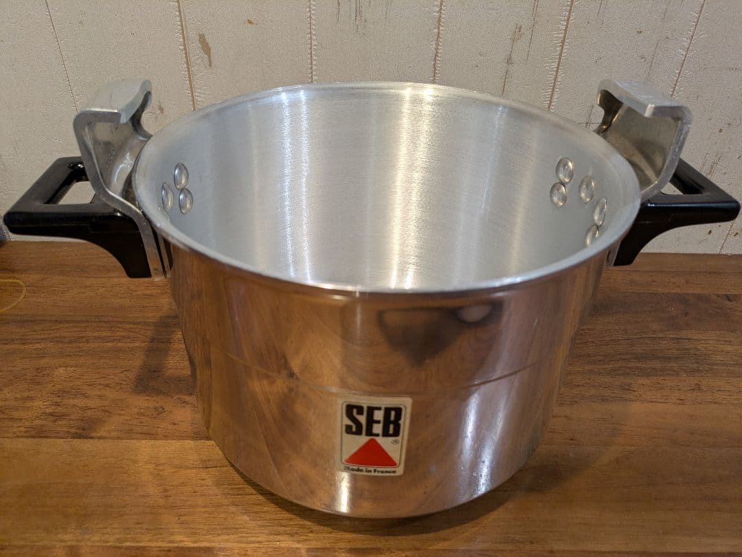 セブ 厚手アルミ製圧力鍋(未使用)