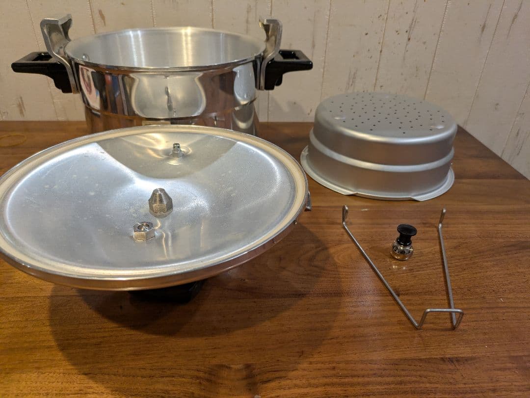 セブ 厚手アルミ製圧力鍋(未使用)