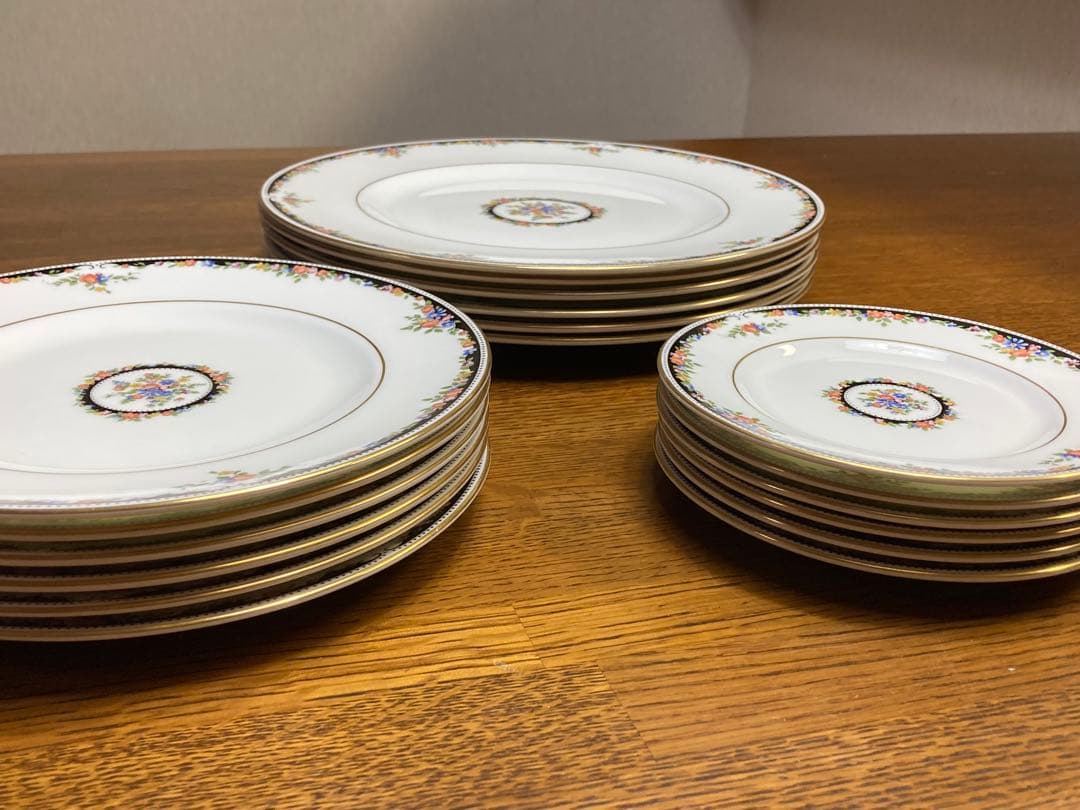 【新品】ウェッジウッド　オズボーン　食器セット　(小皿、中皿、大皿)各6枚