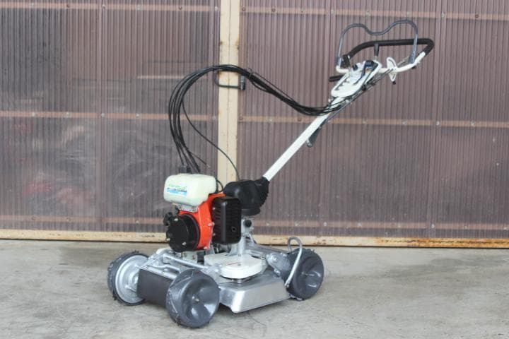 スパイダーモアー　SP850A　4WD 爪新品　オーレック　斜面刈